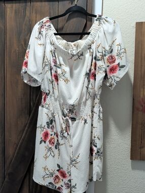 Source Unknown White Floral Off-Shoulder Romper with Pink Roses